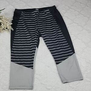 ‎ATHLETIC WORKS Cropped Leggings [SIZE LARGE 12/14]